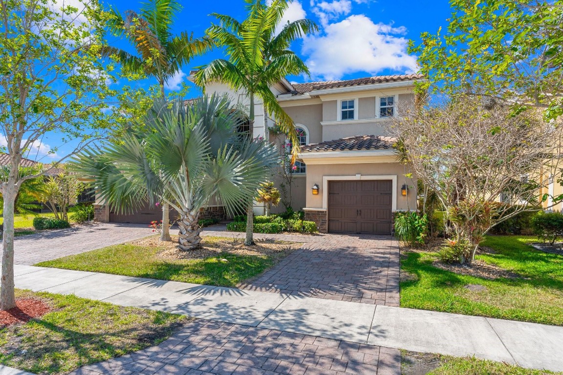 10130 Edgewater Court, Parkland