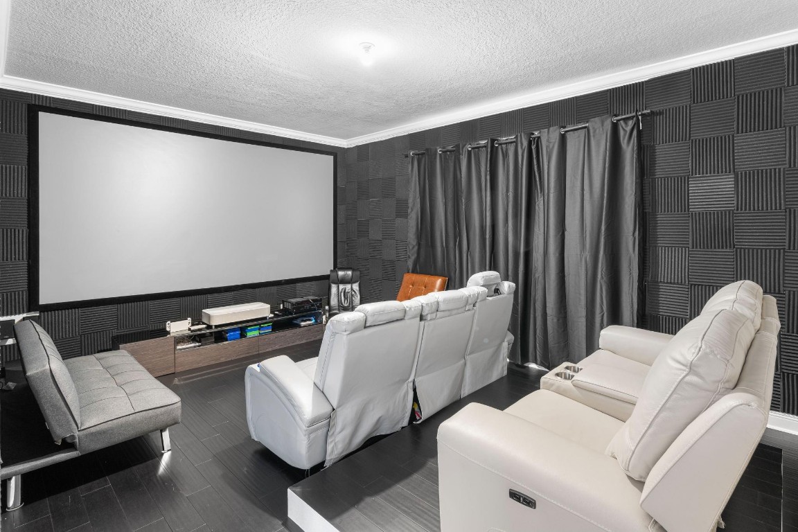 10130 Edgewater Court, Parkland