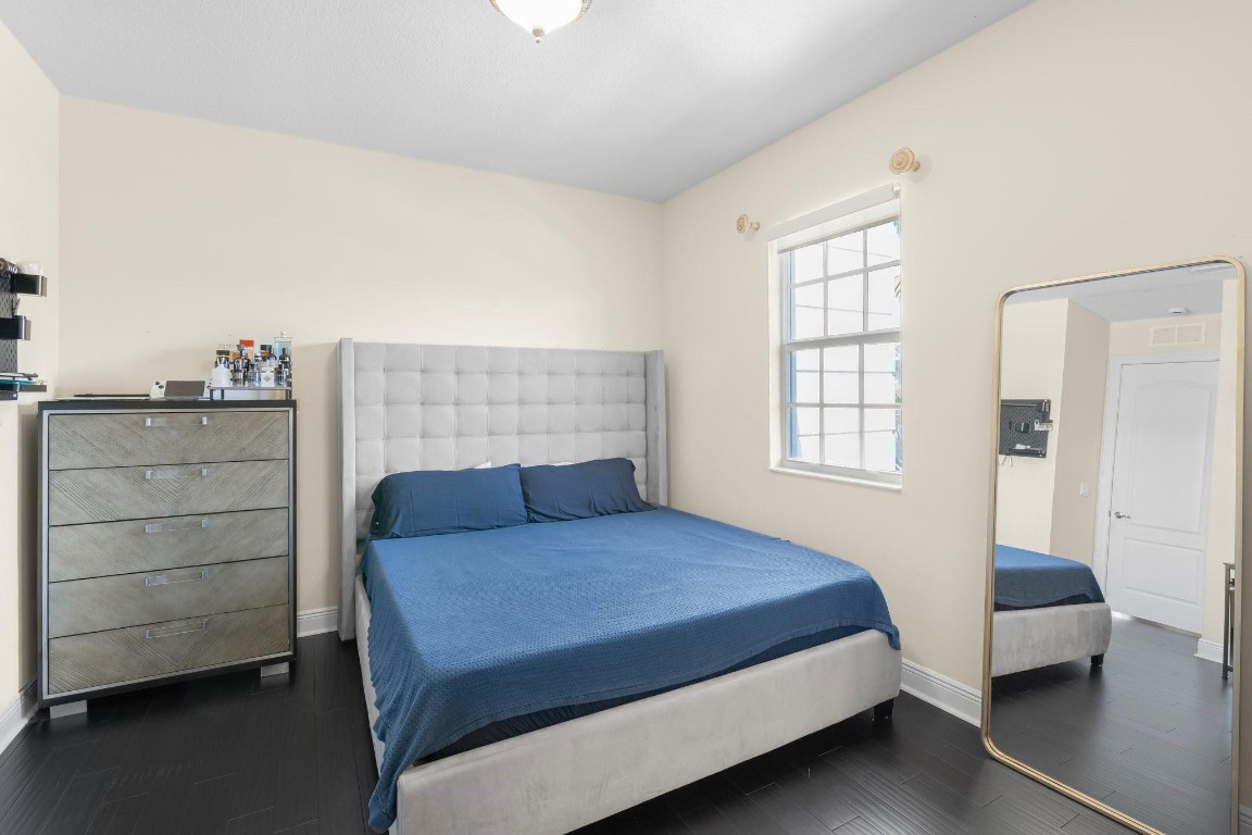 10130 Edgewater Court, Parkland