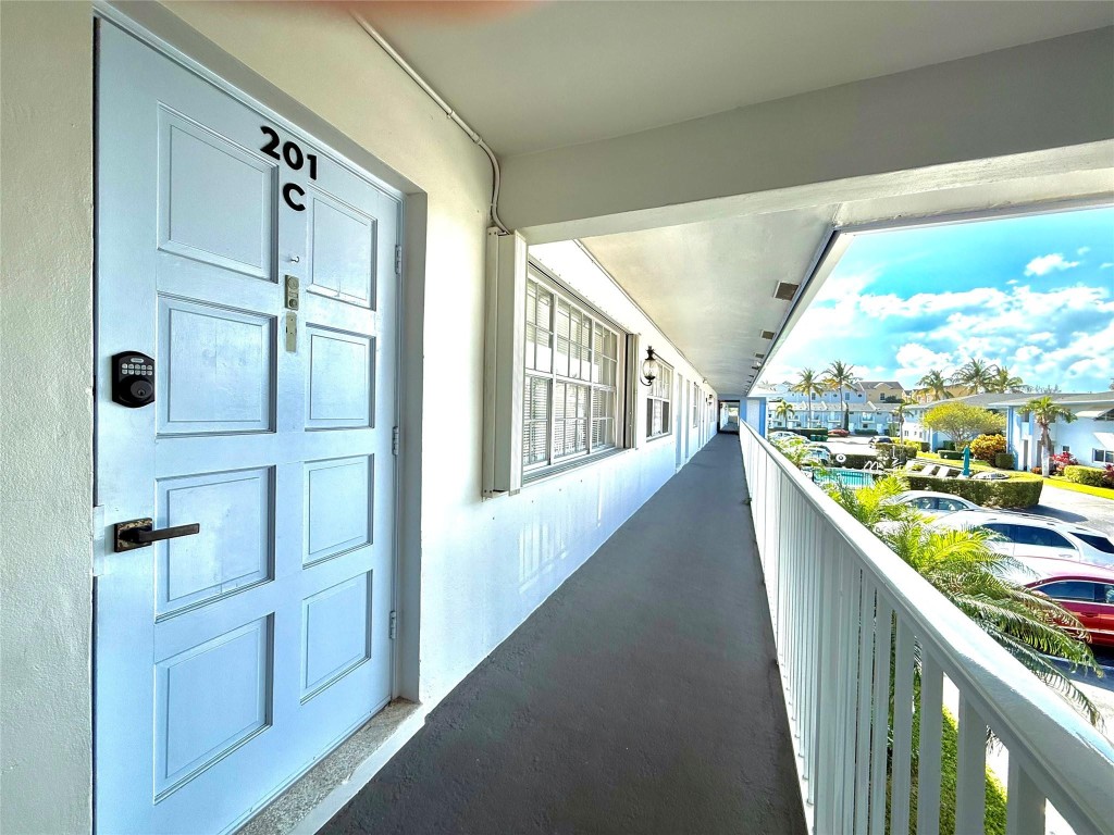 4111 NE 21st Way 201