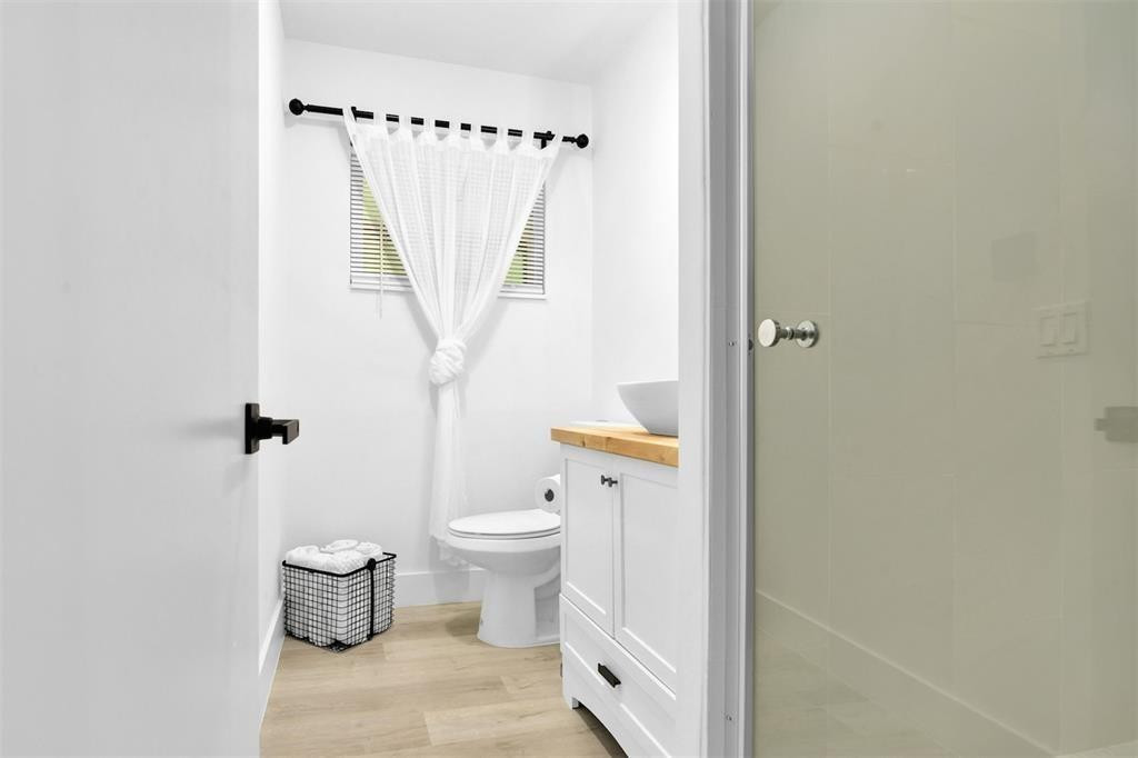 4111 NE 21st Way 201