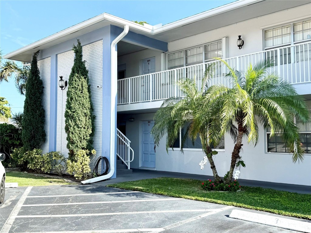 4111 NE 21st Way 201