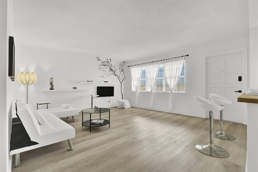 4111 NE 21st Way 201