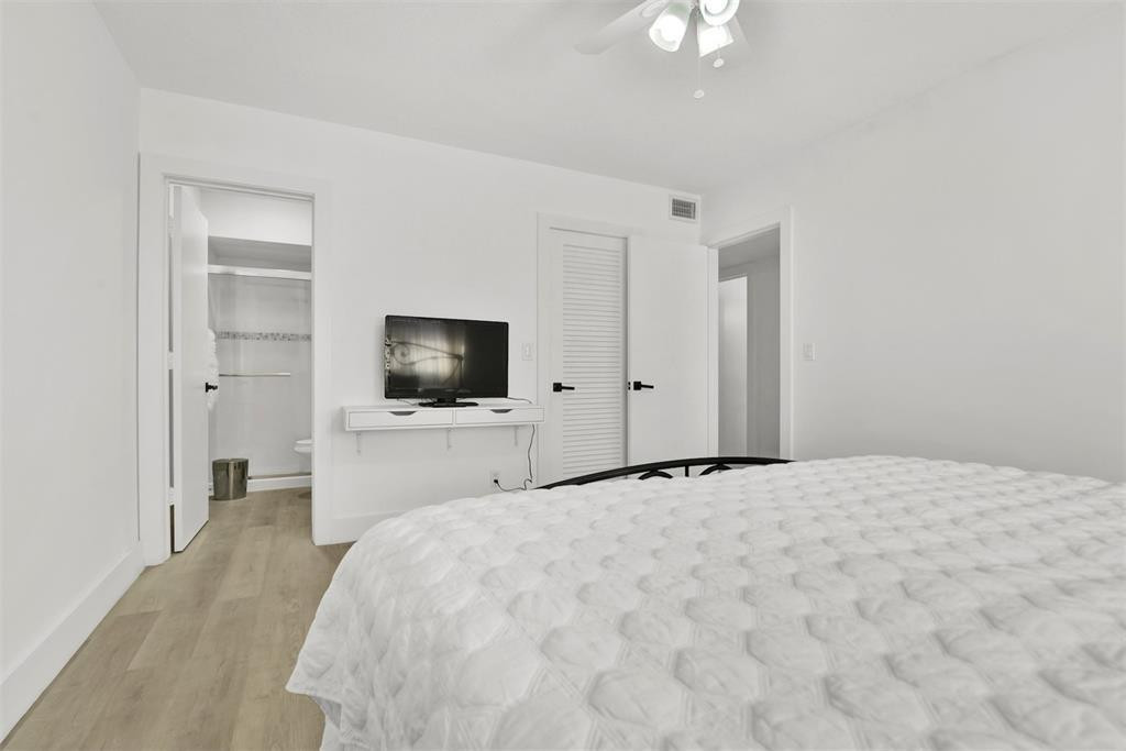 4111 NE 21st Way 201