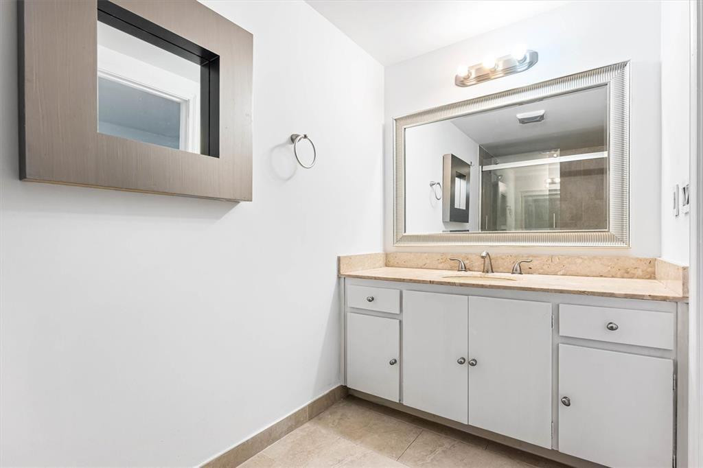 1800 NE 114th St 2301