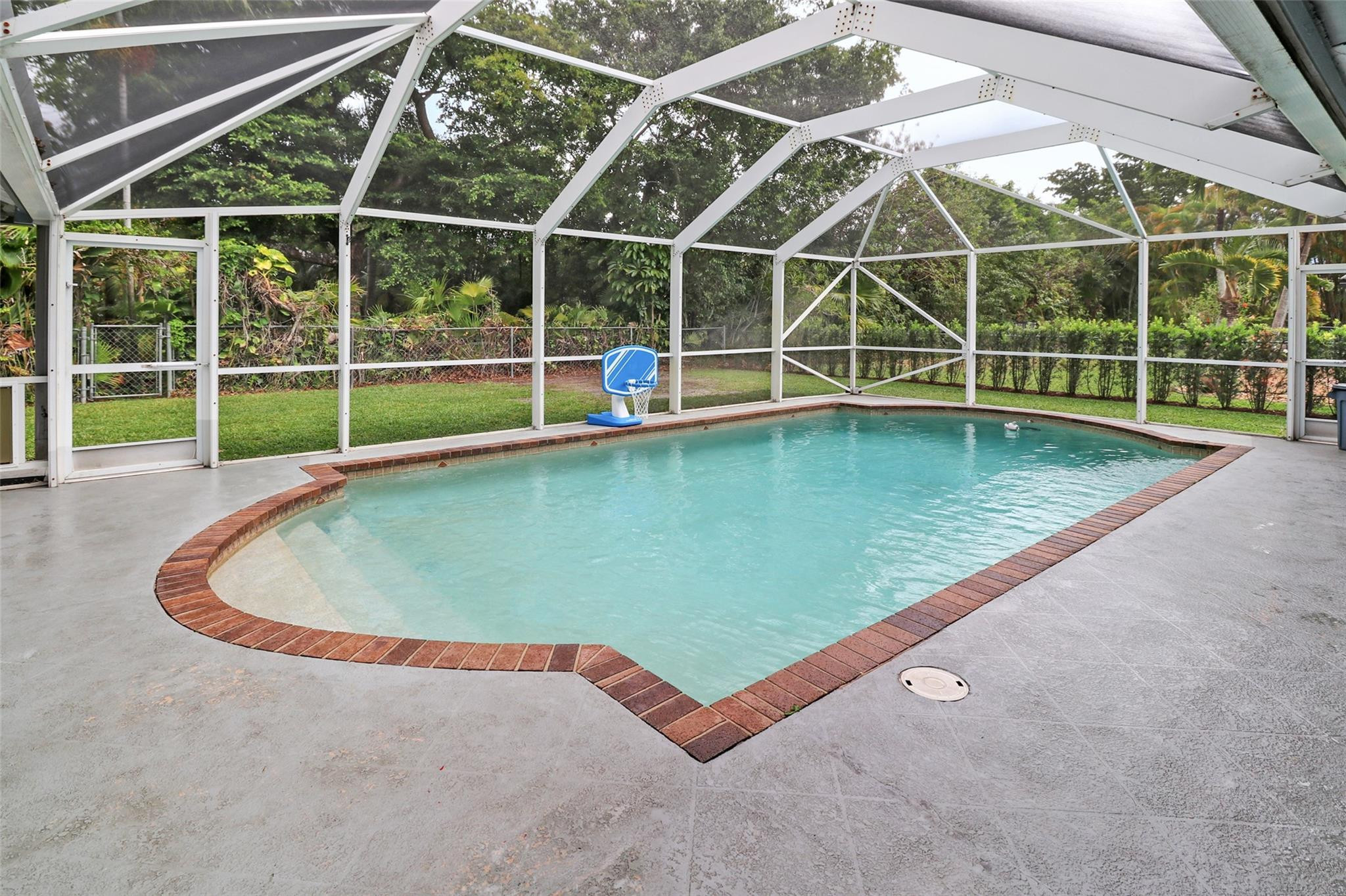 8977 NW 47TH CT