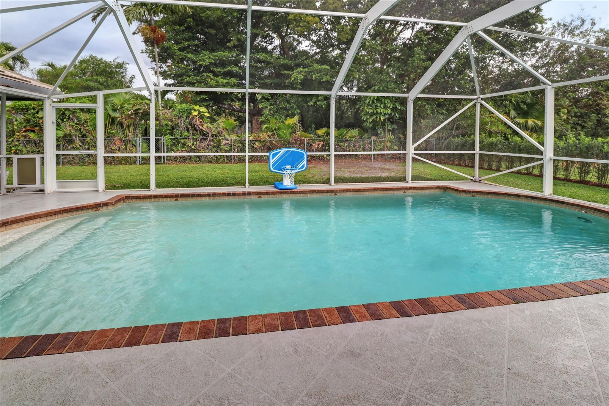 8977 NW 47TH CT