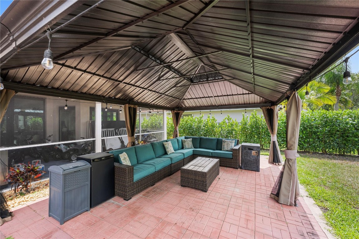 20368 Hacienda Ct
