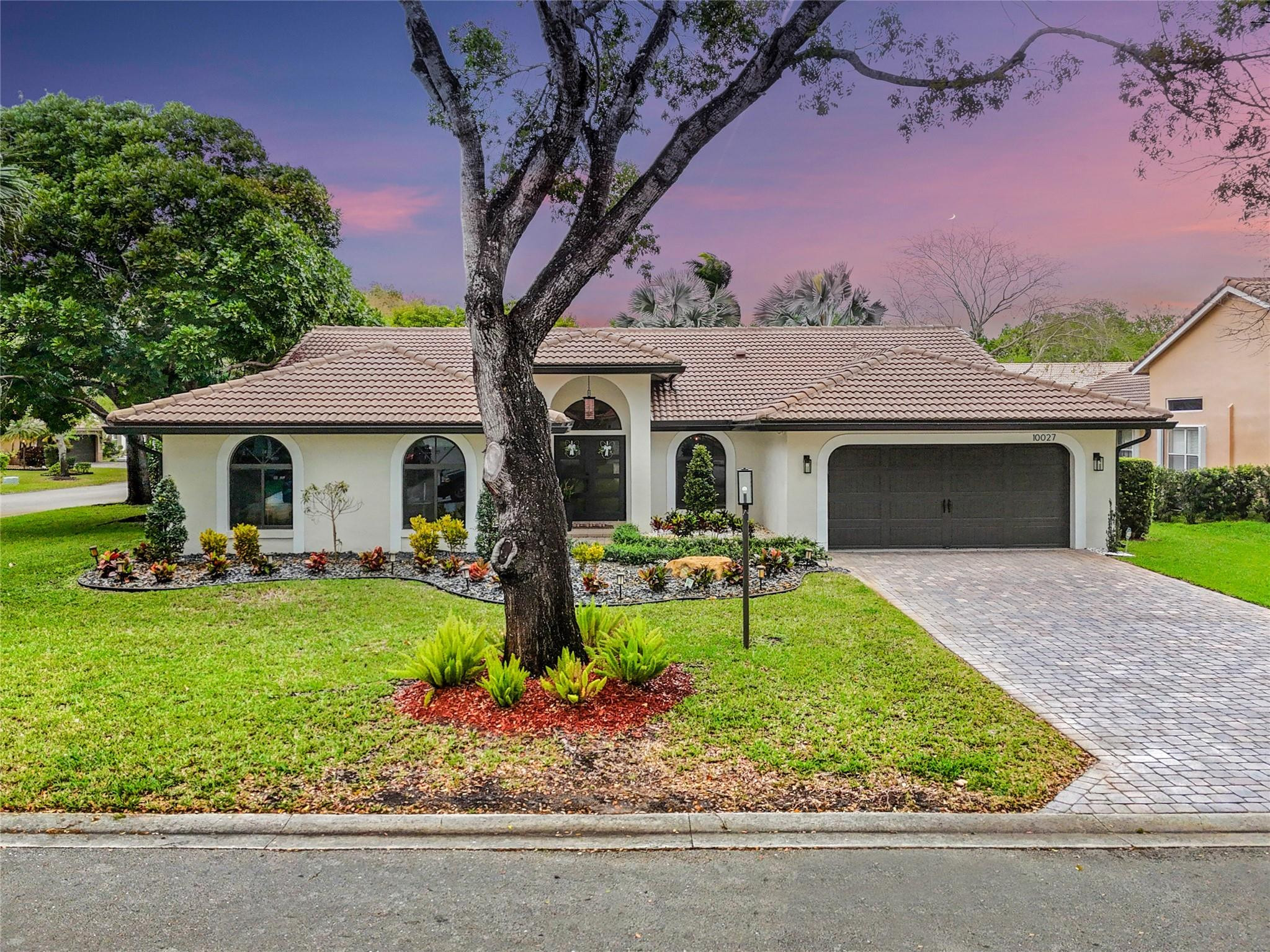 10027 NW 56th CT