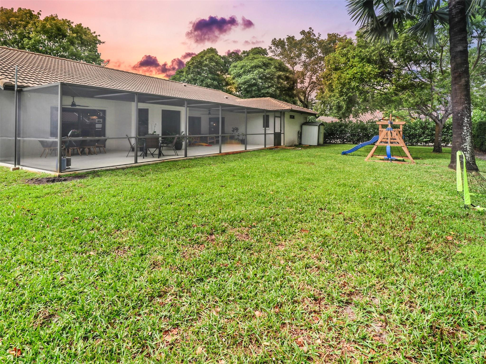 10027 NW 56th CT