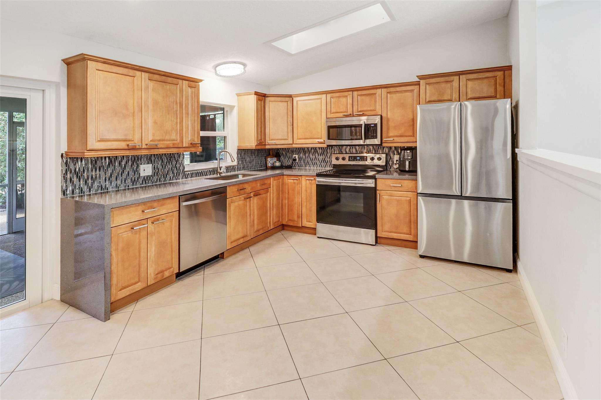 877 NW 87th Ave