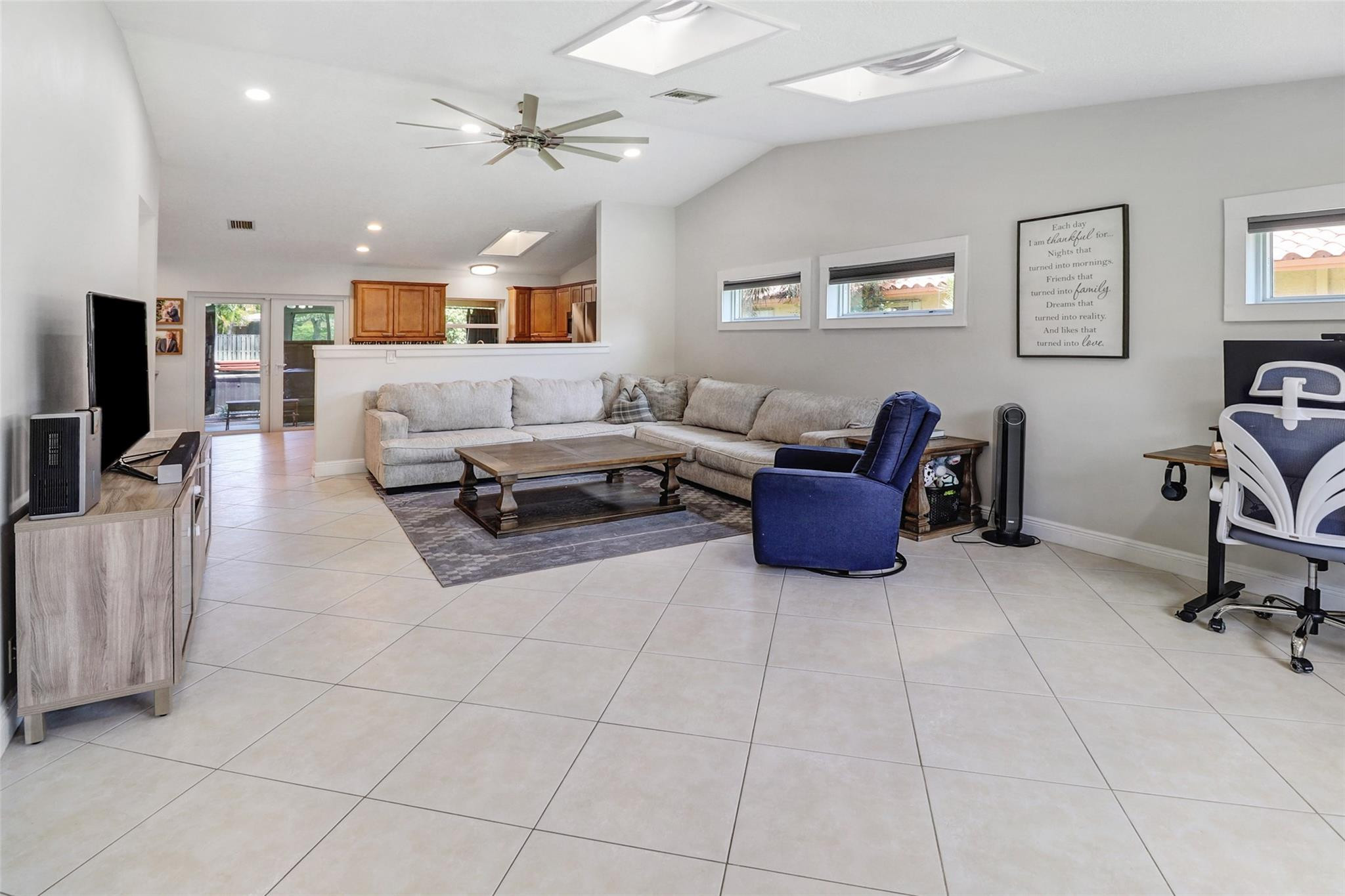 877 NW 87th Ave