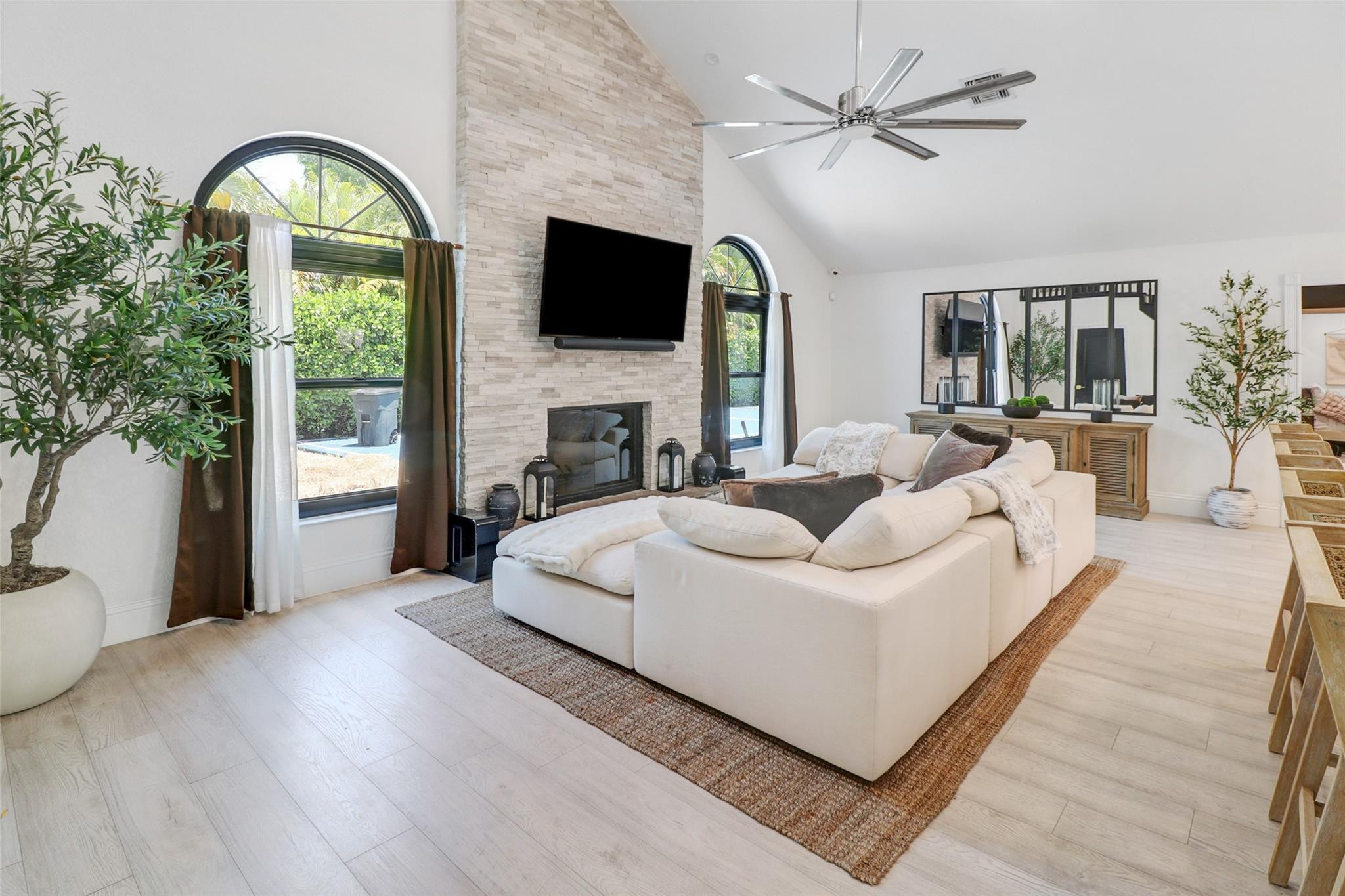 8250 NW 49th Mnr