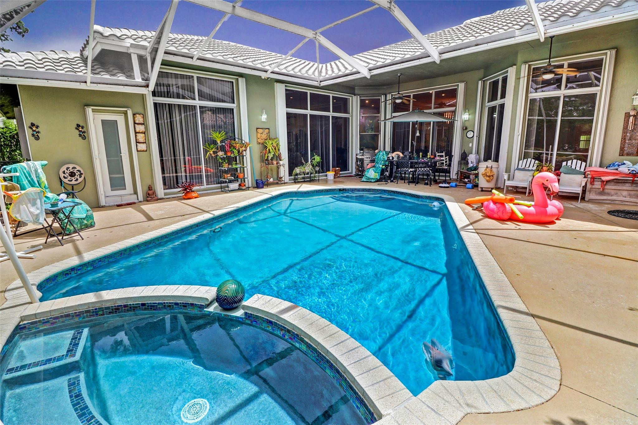 7157 NW 66th Ter