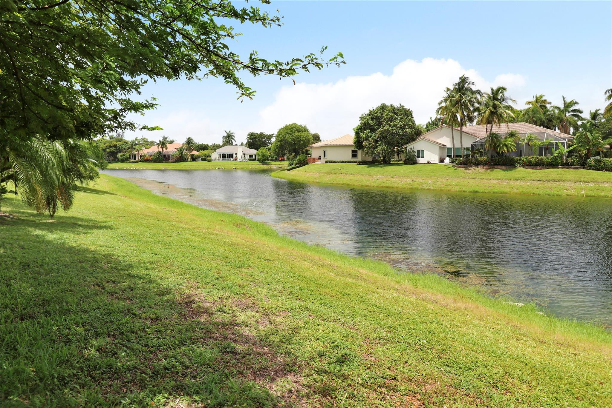 7157 NW 66th Ter