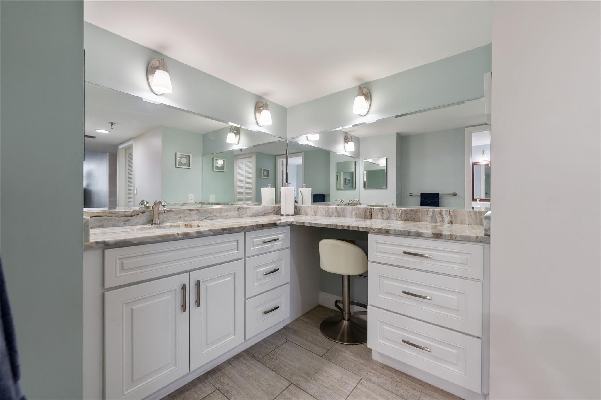 2900 NE 14th Street Cswy 503