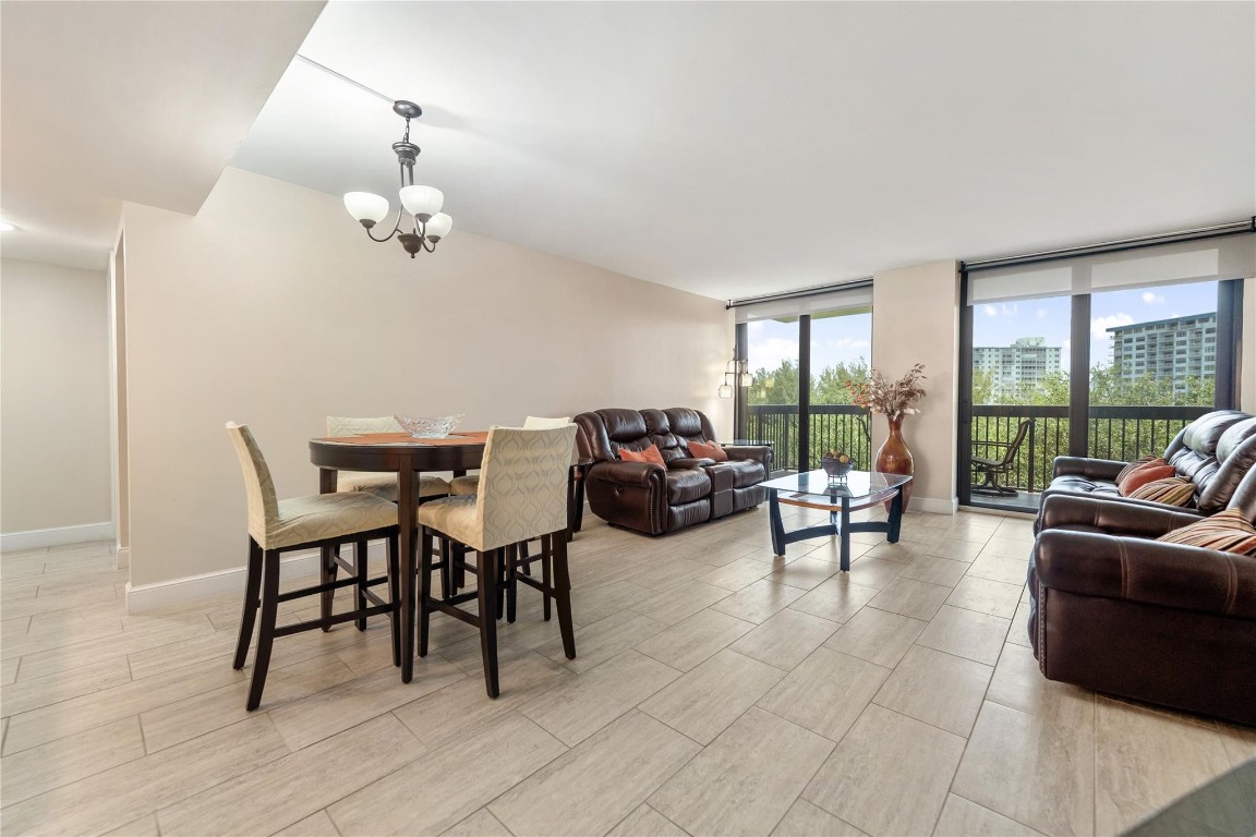 2900 NE 14th Street Cswy 503