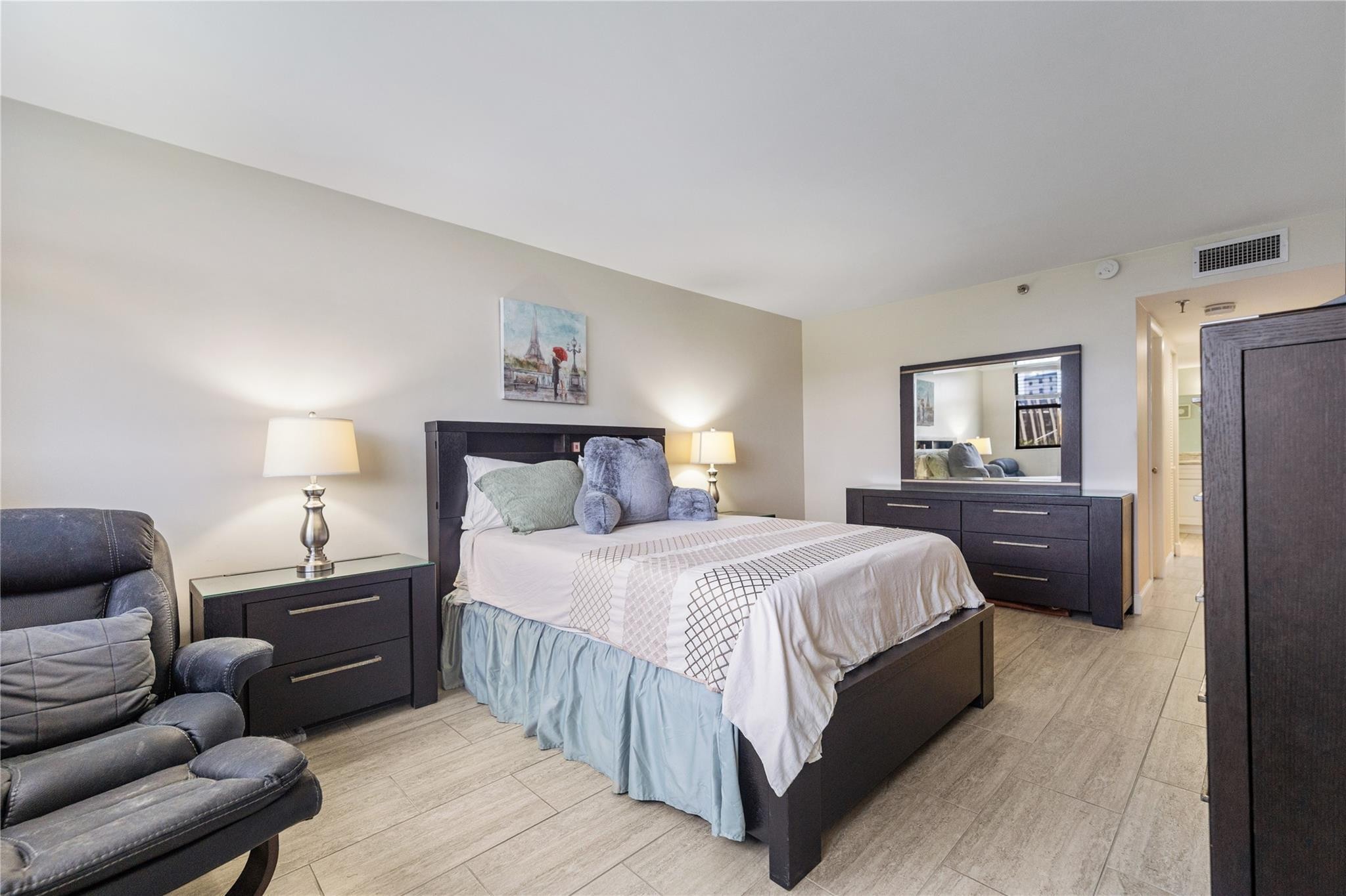 2900 NE 14th Street Cswy 503