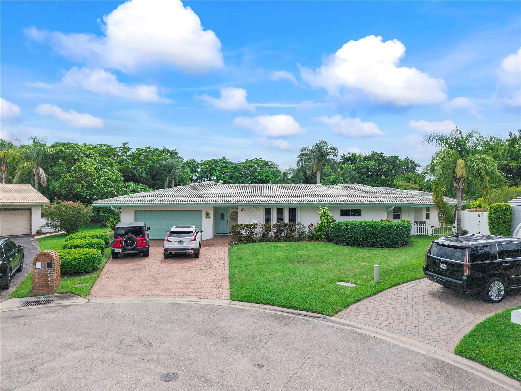 8608 NW 26th Ct