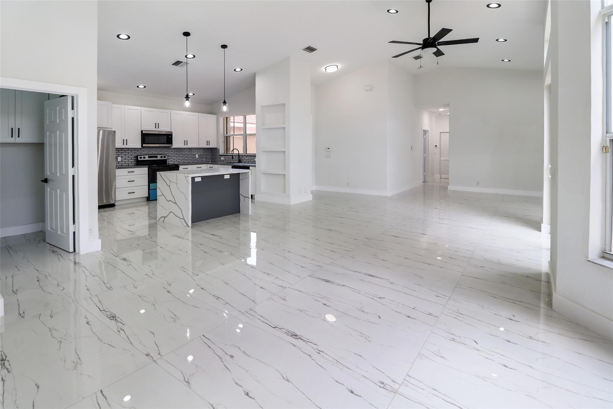 5824 NW 120th Ave