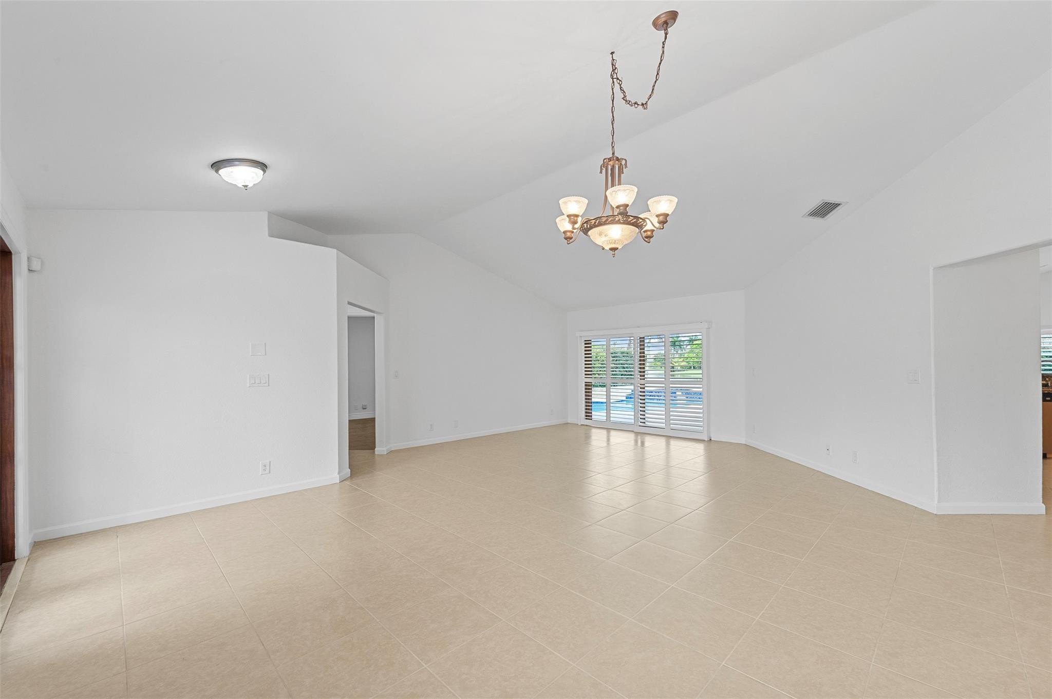 1123 NW 195th Ave