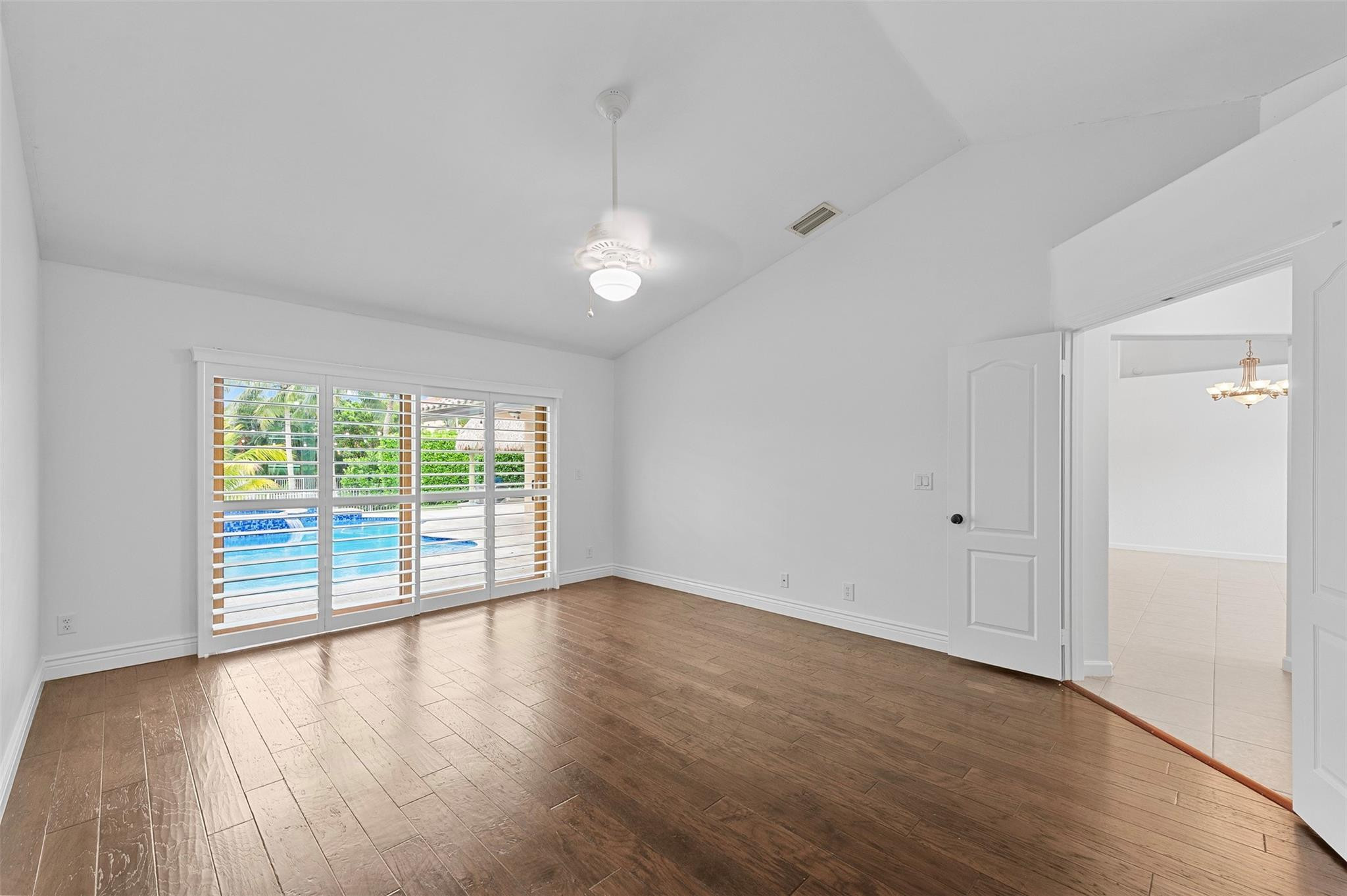 1123 NW 195th Ave