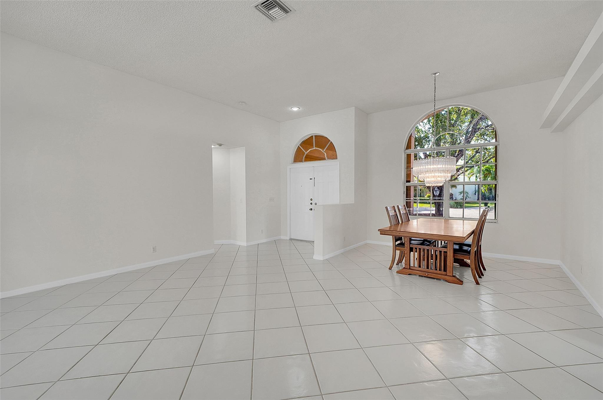 5743 NW 100th Way