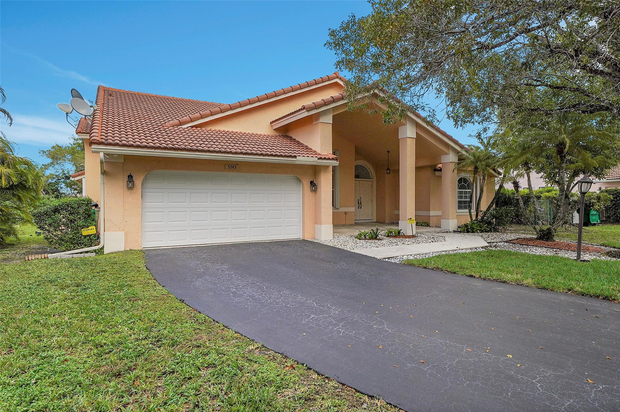 5743 NW 100th Way