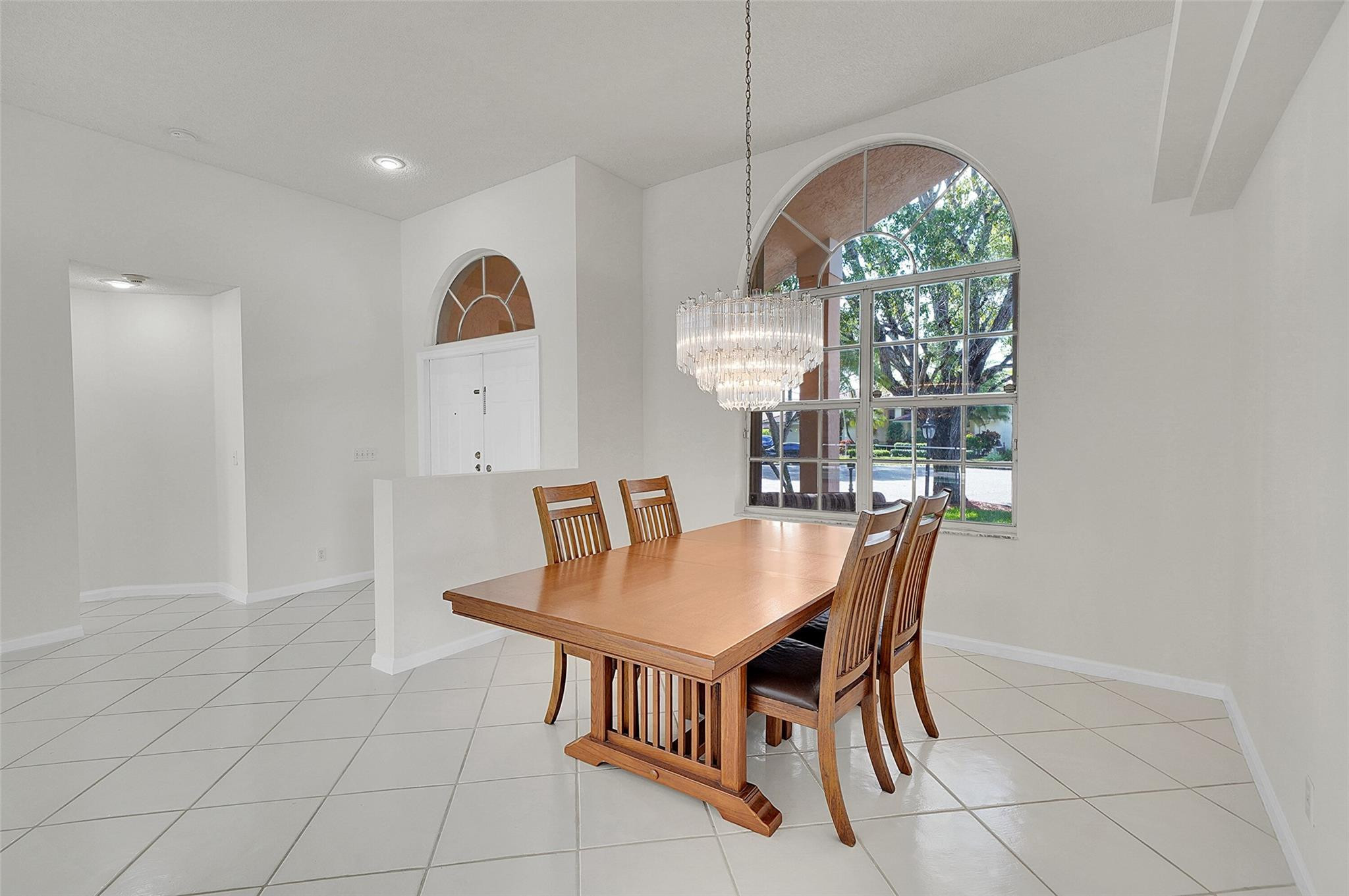 5743 NW 100th Way