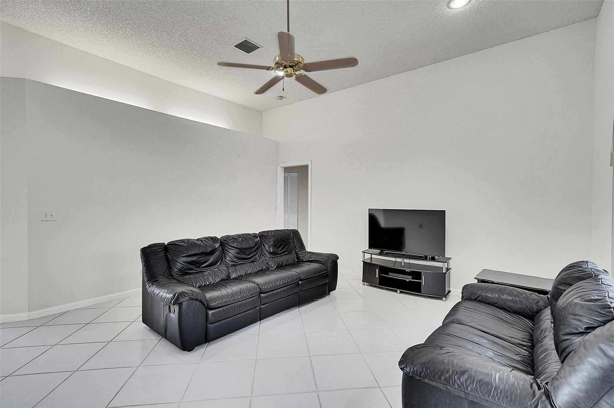 5743 NW 100th Way