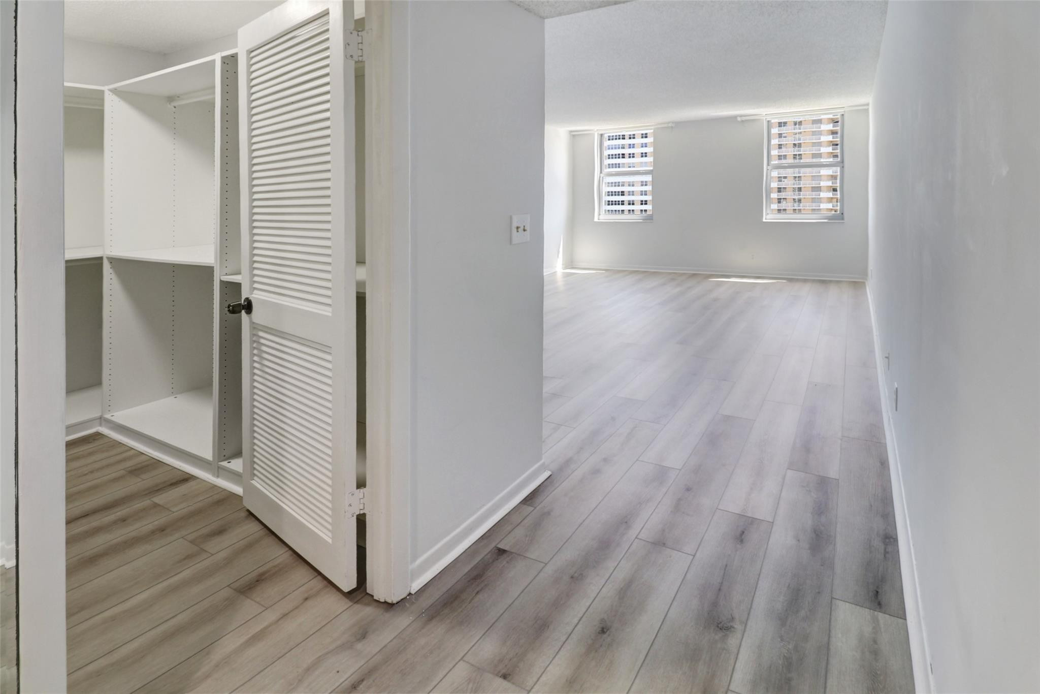 1912 S Ocean Dr 10B