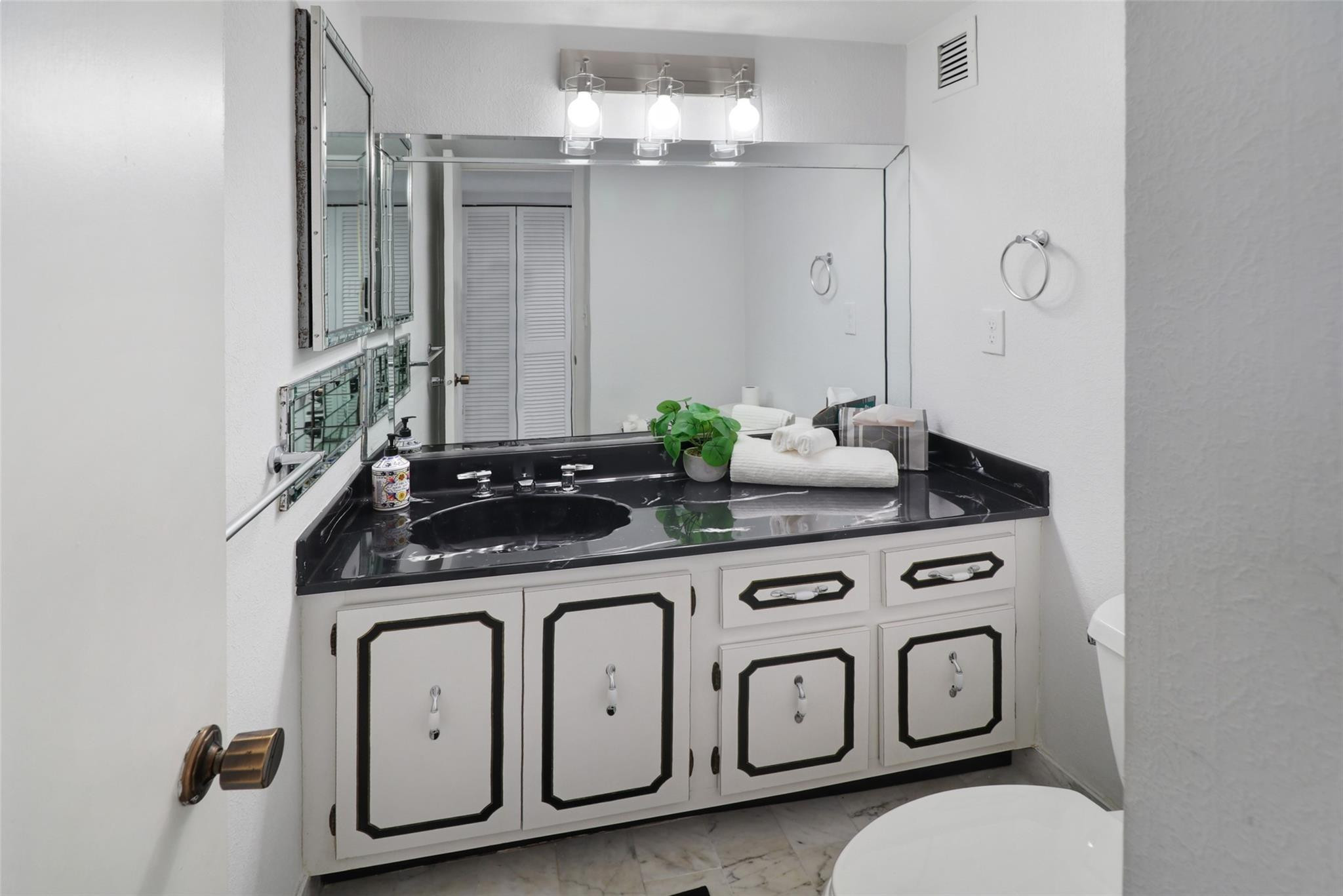 1912 S Ocean Dr 10B