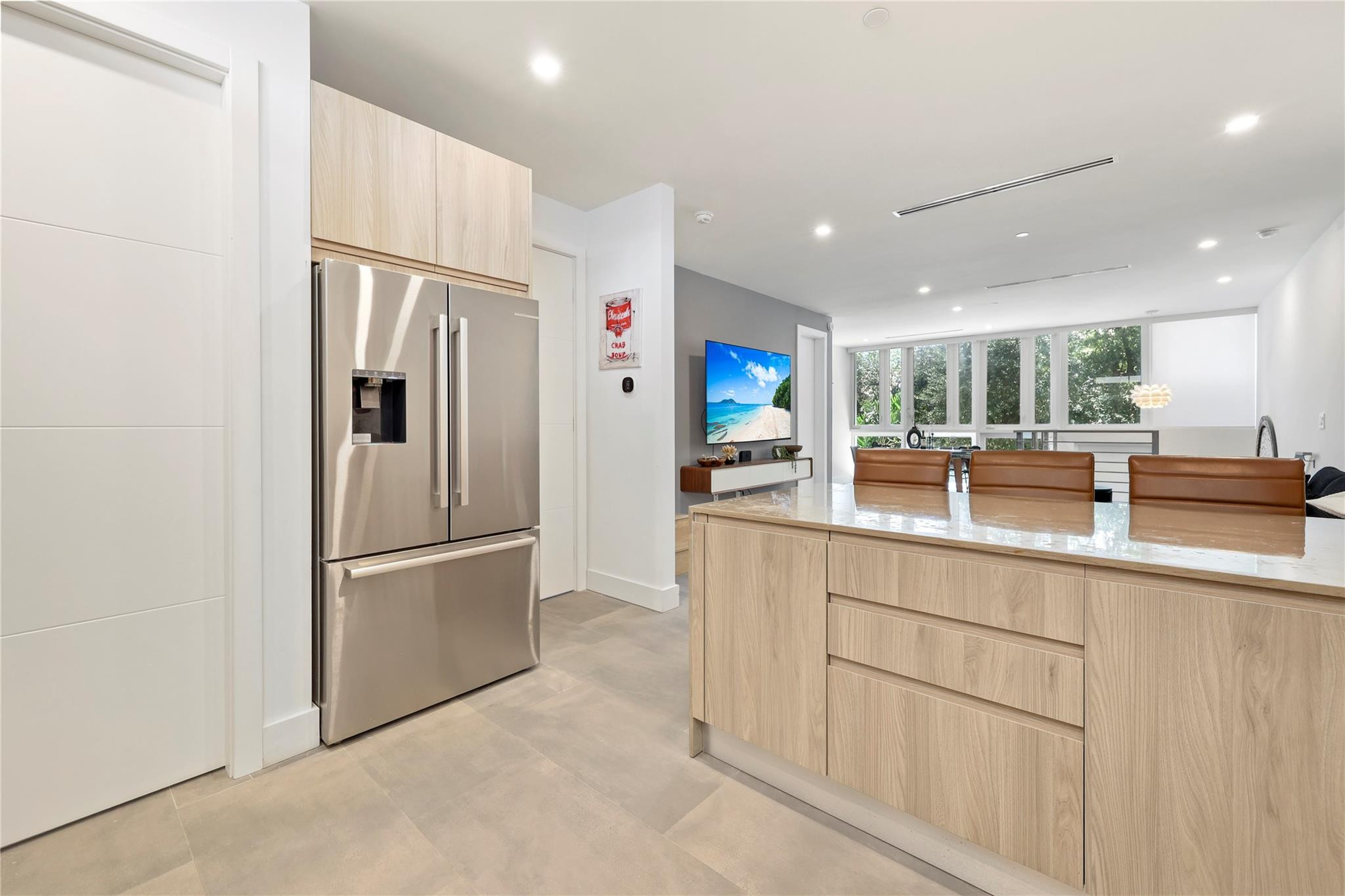 900 NE 4th St B3