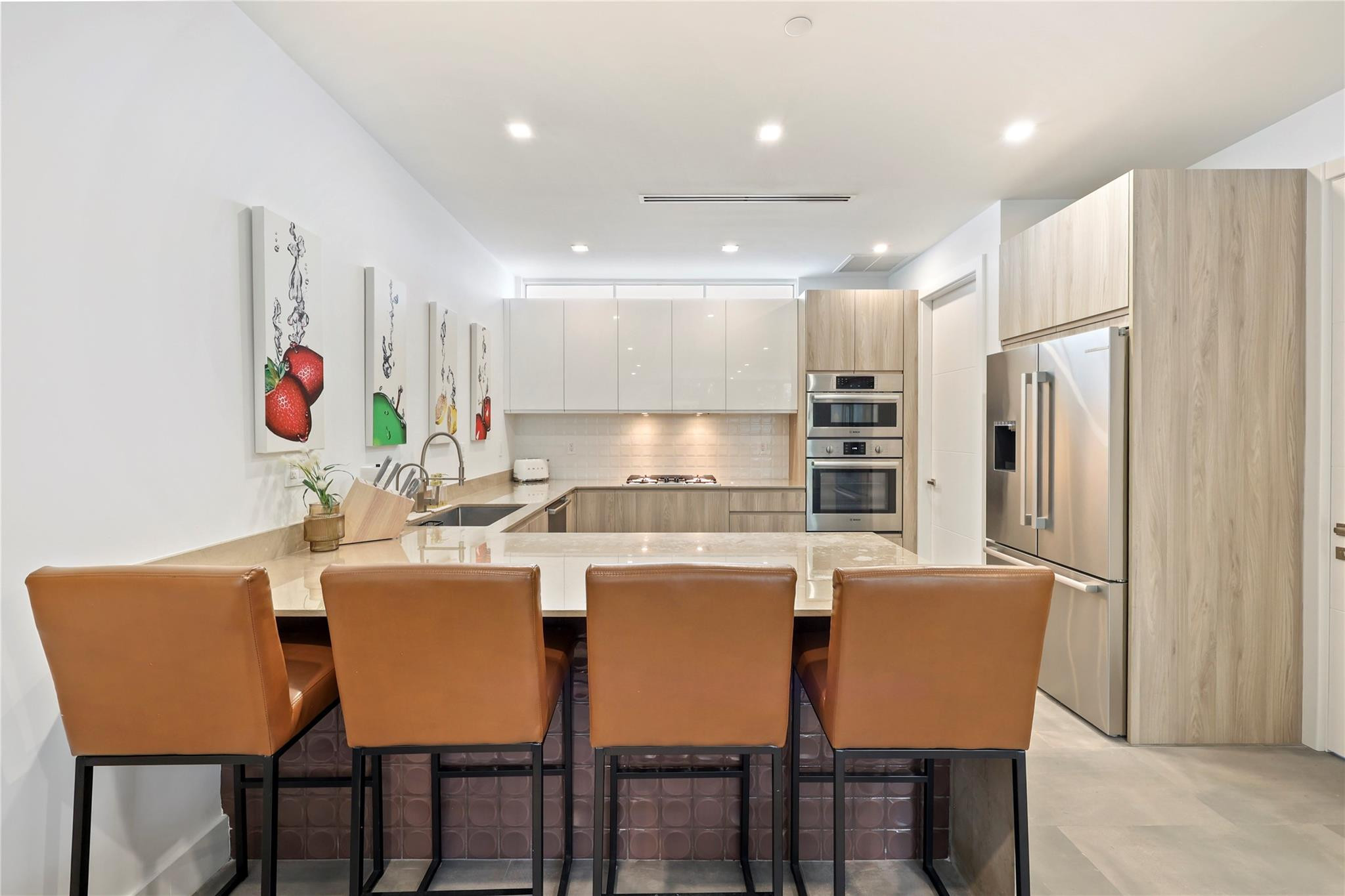 900 NE 4th St B3