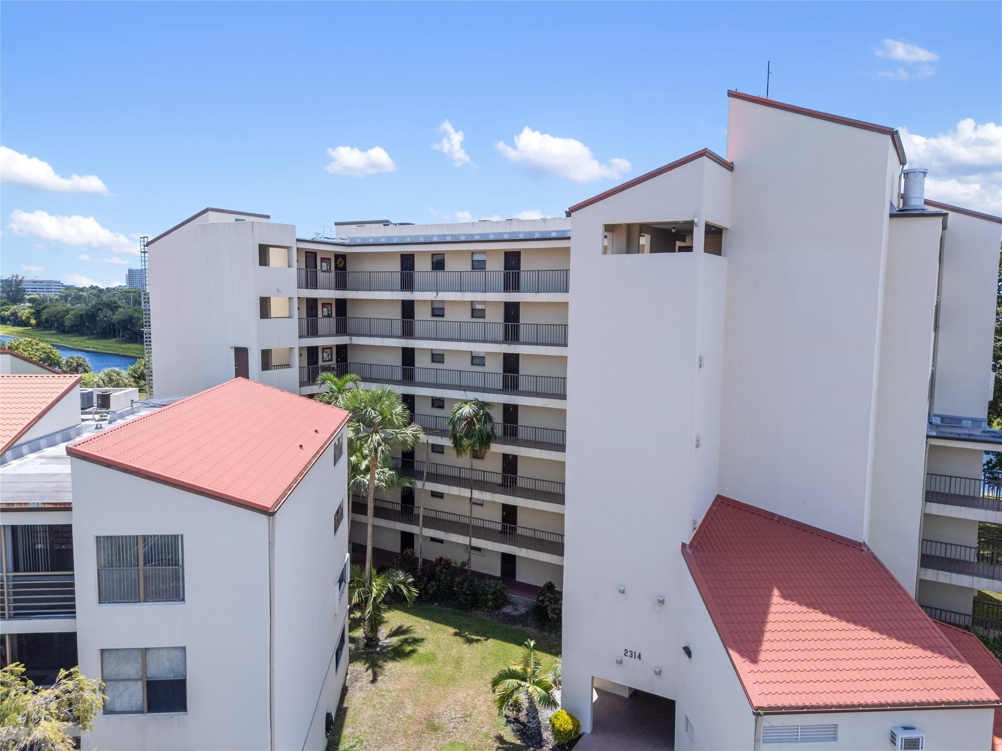 2314 S Cypress Bend Dr 713