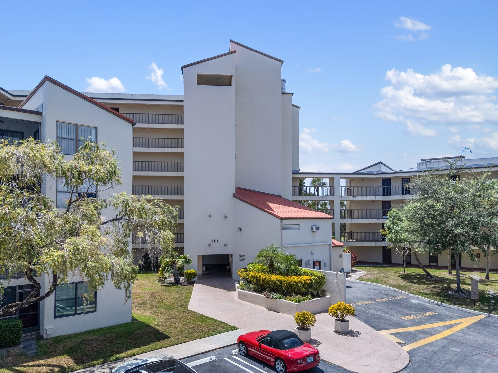 2314 S Cypress Bend Dr 713