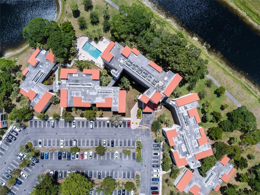 2314 S Cypress Bend Dr 713