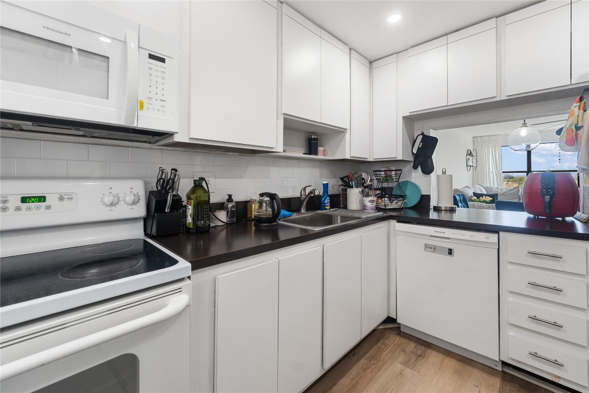 2314 S Cypress Bend Dr 713