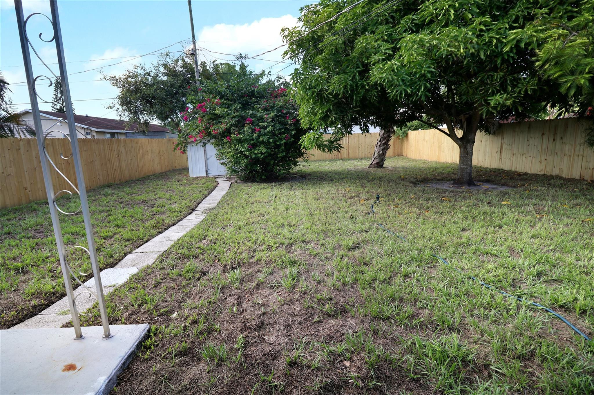 5654 Papaya Rd