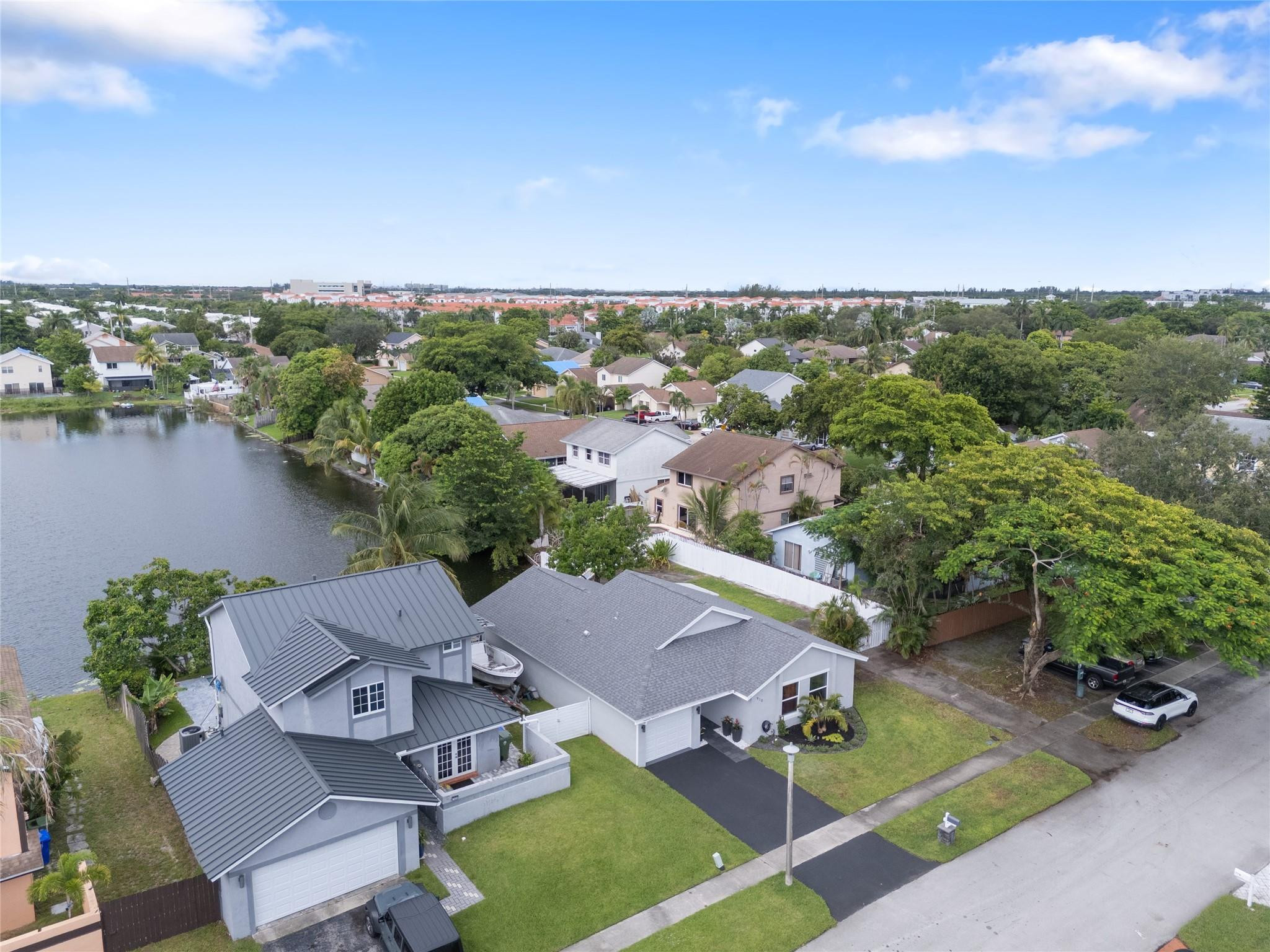 910 SW 99th Ave