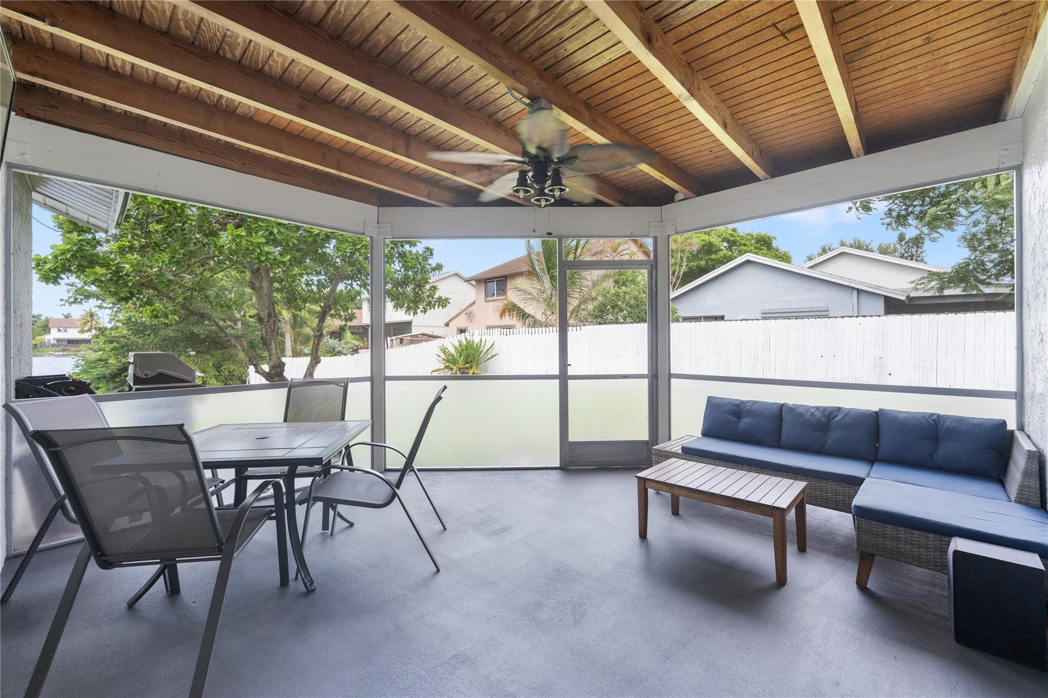 910 SW 99th Ave