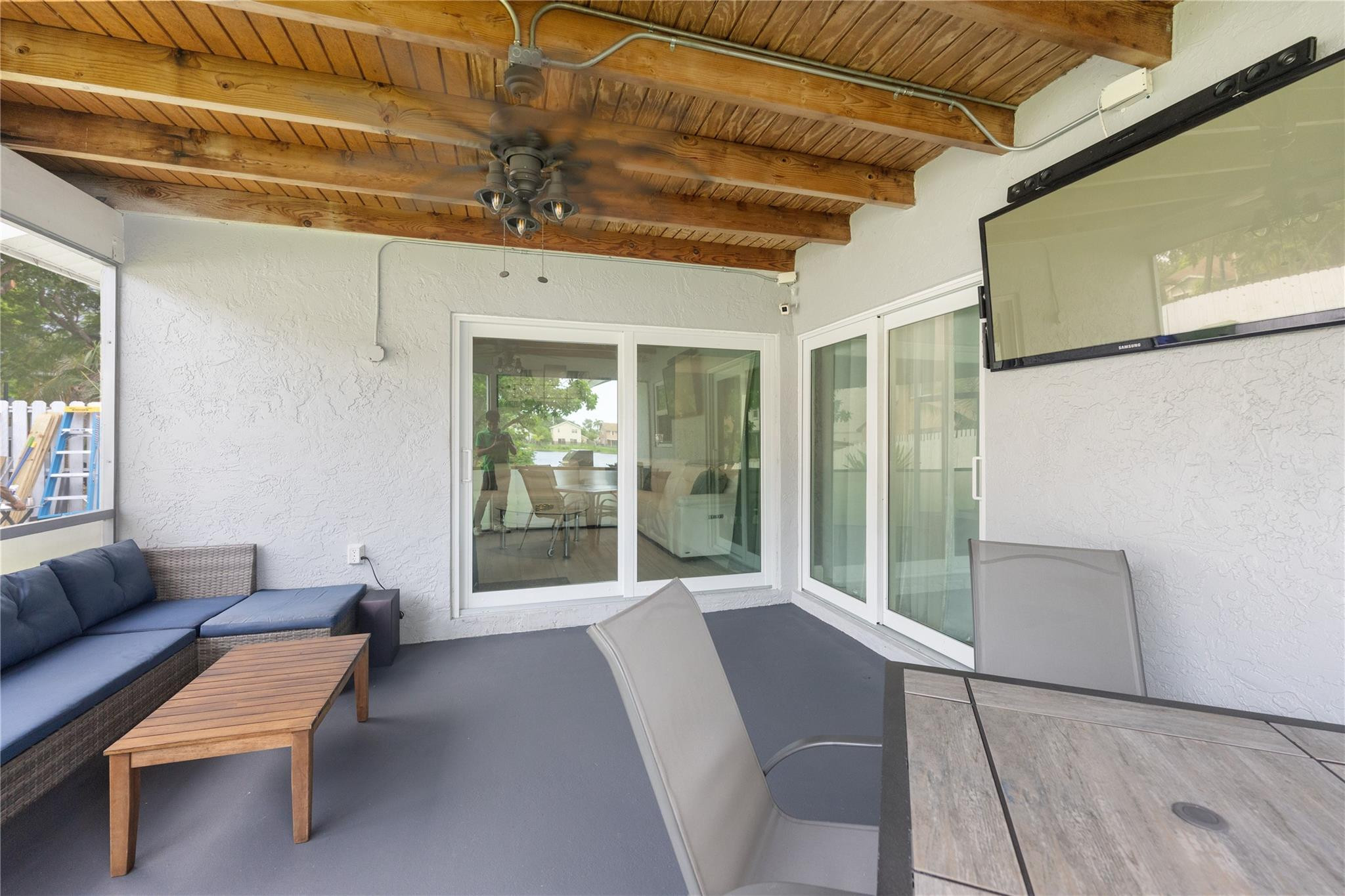 910 SW 99th Ave