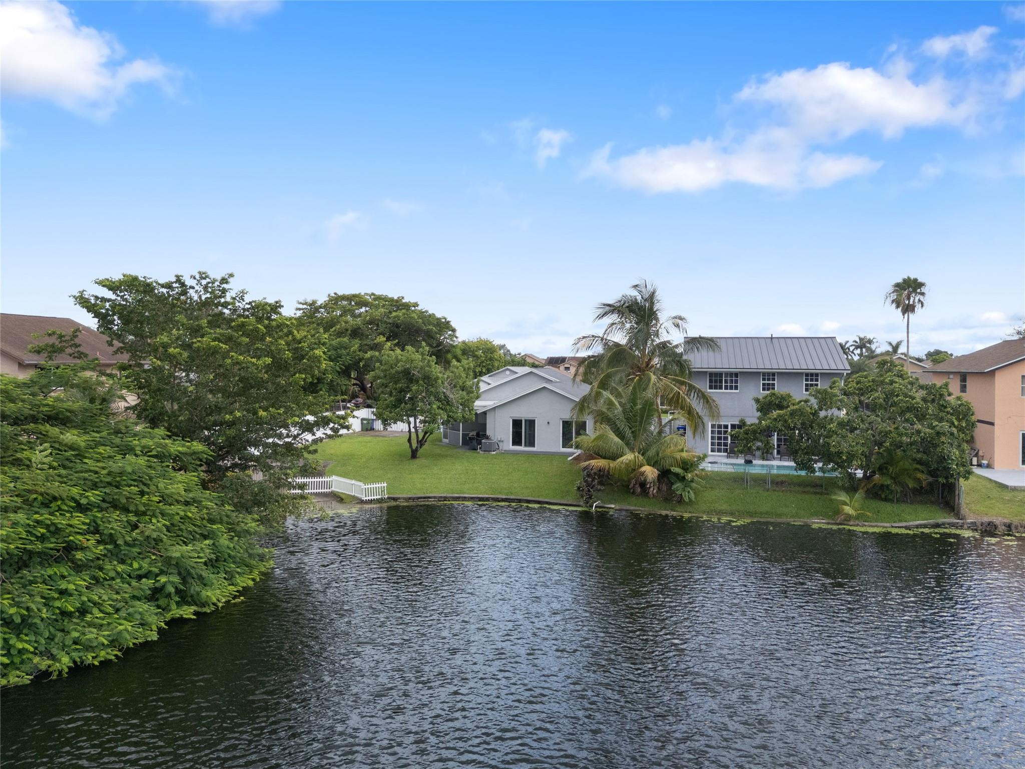 910 SW 99th Ave