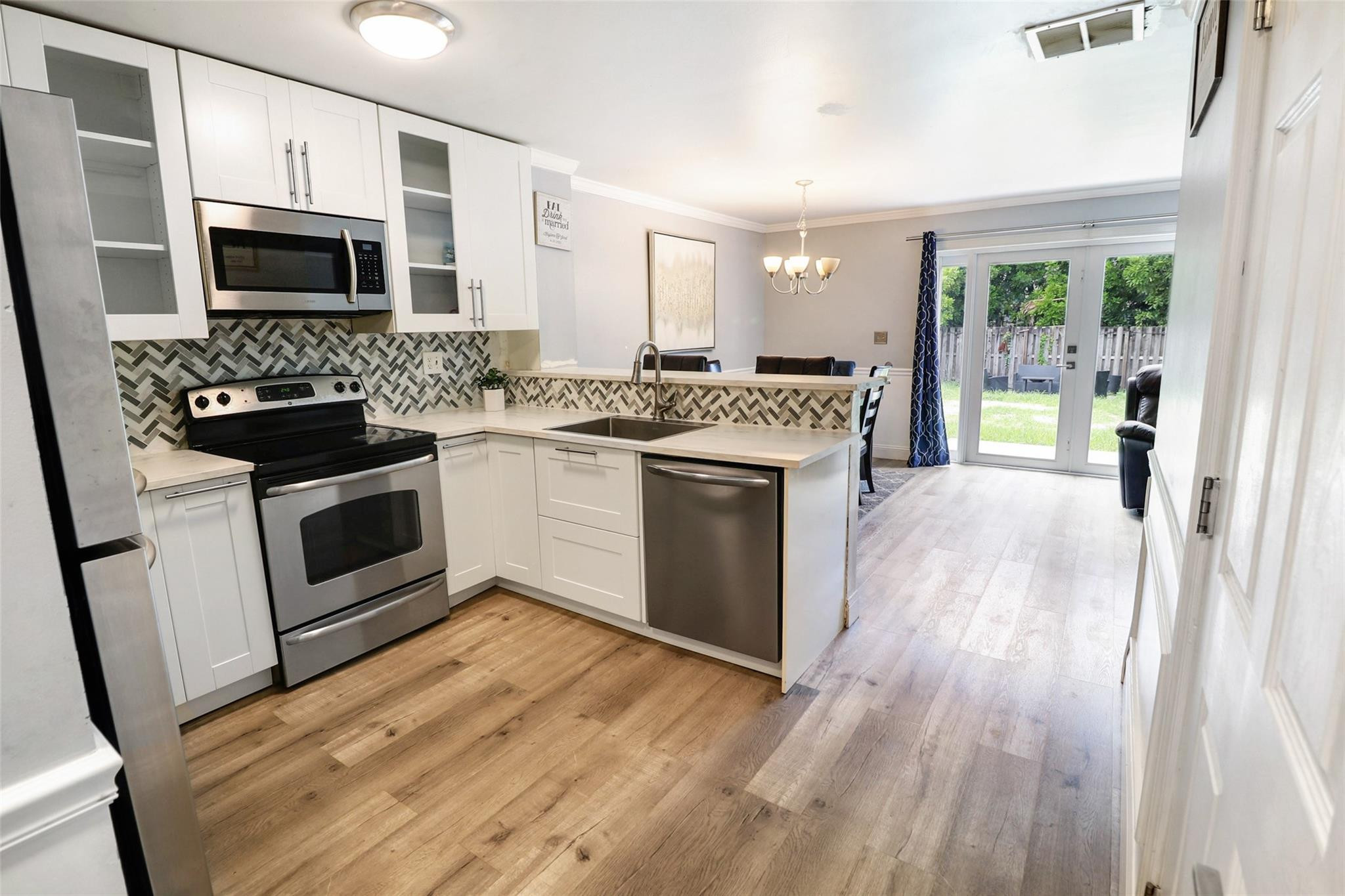 3671 NW 91st Ave