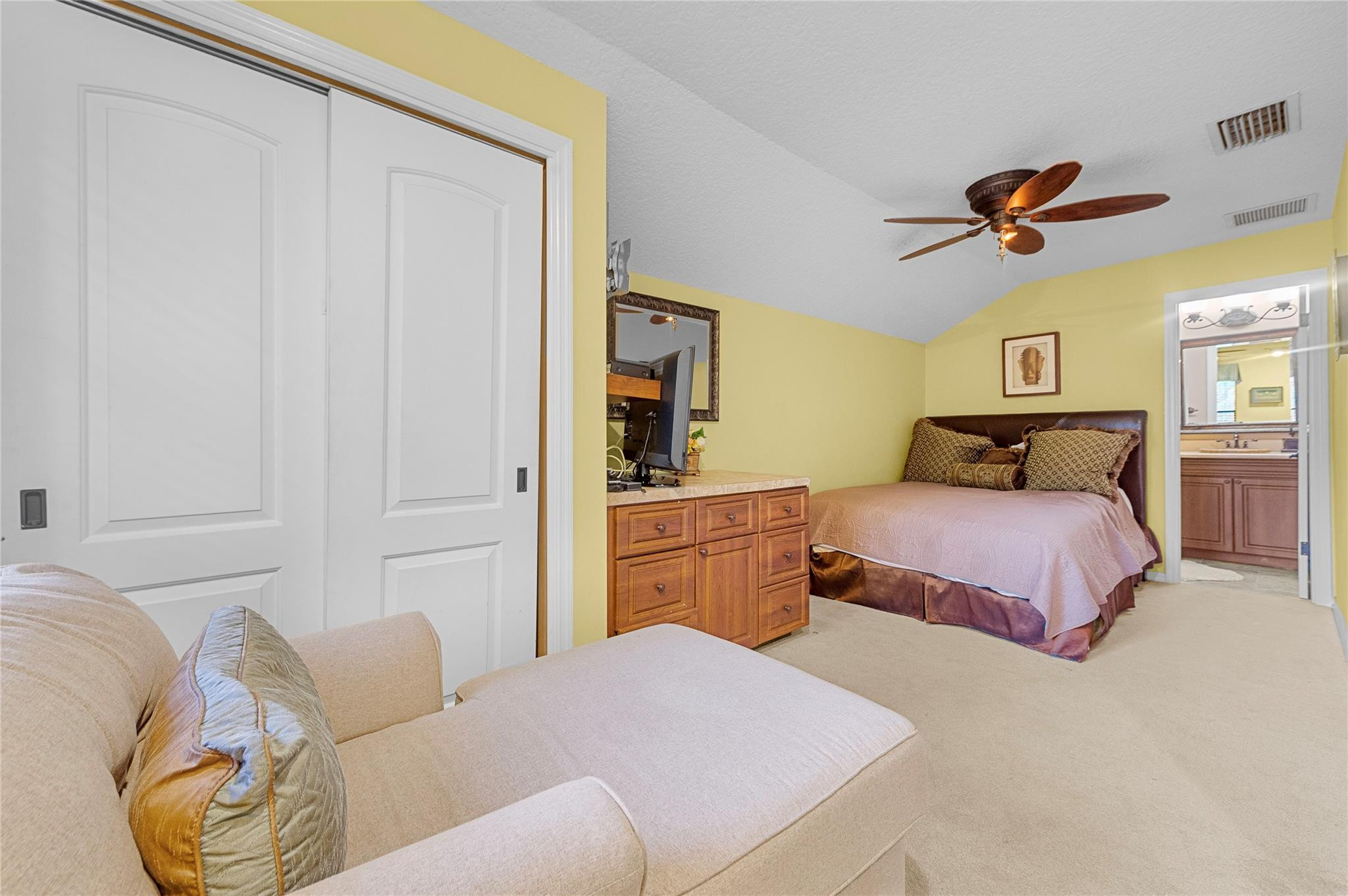 10111 Vestal Ct