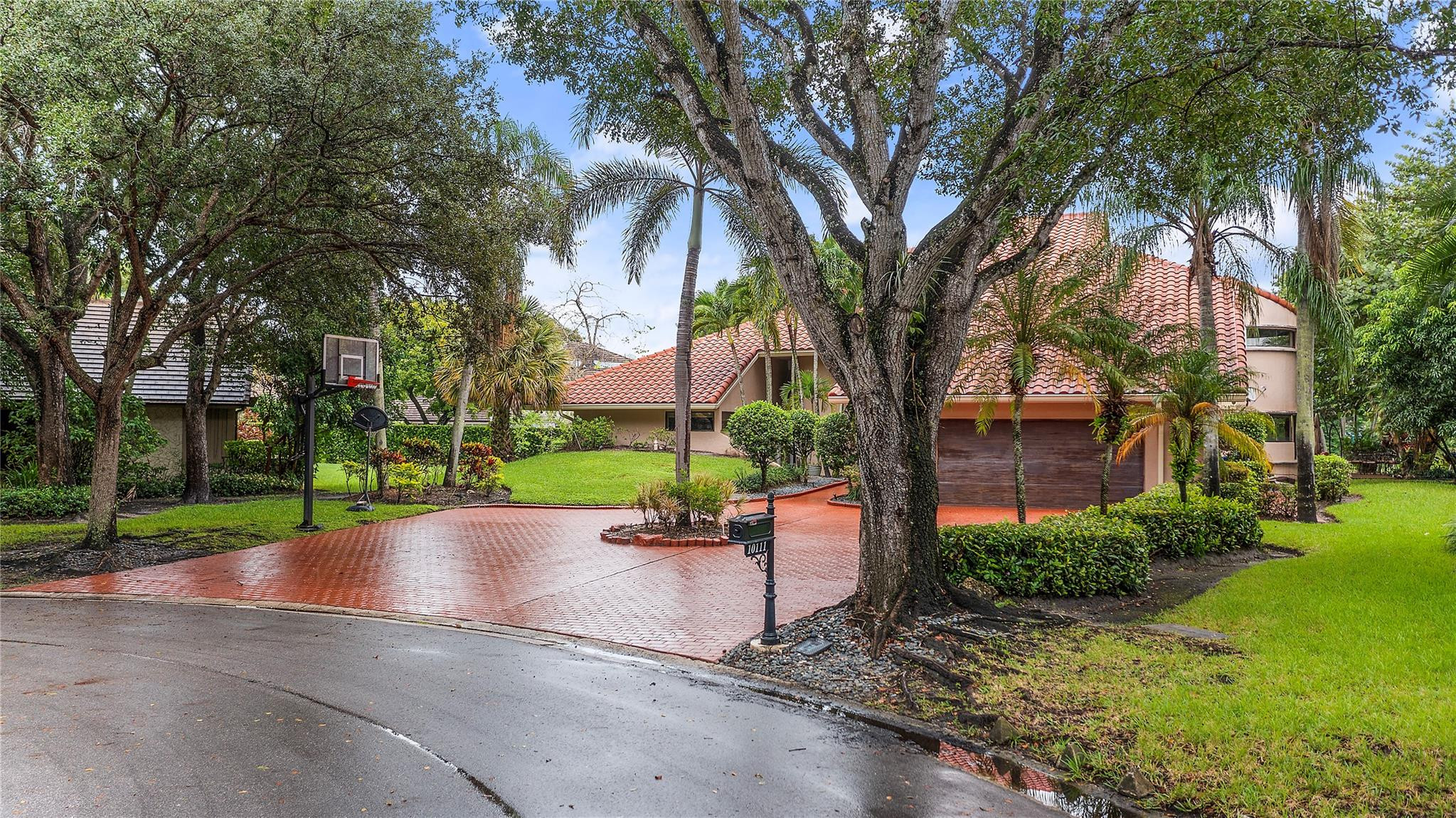 10111 Vestal Ct