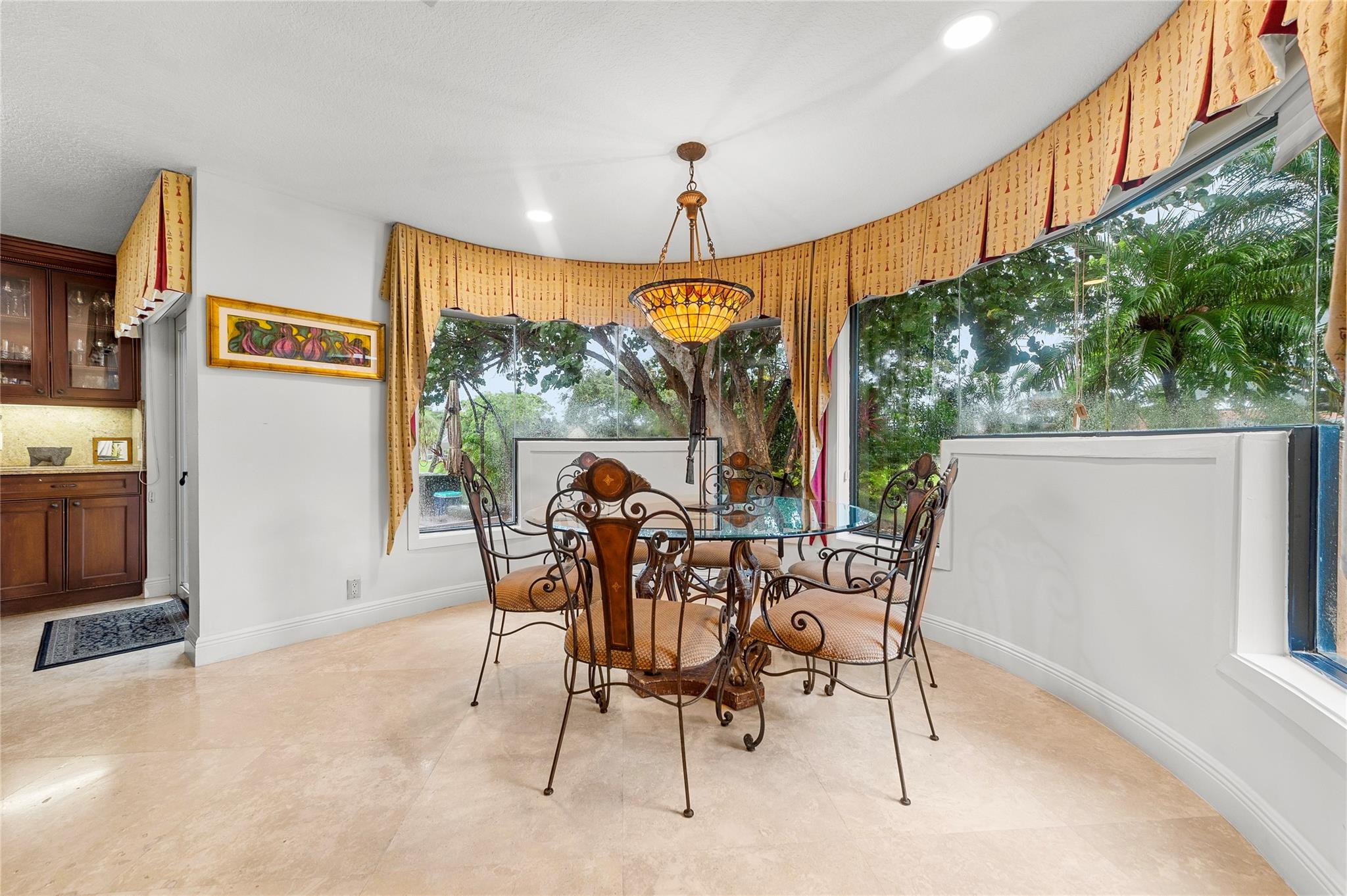 10111 Vestal Ct