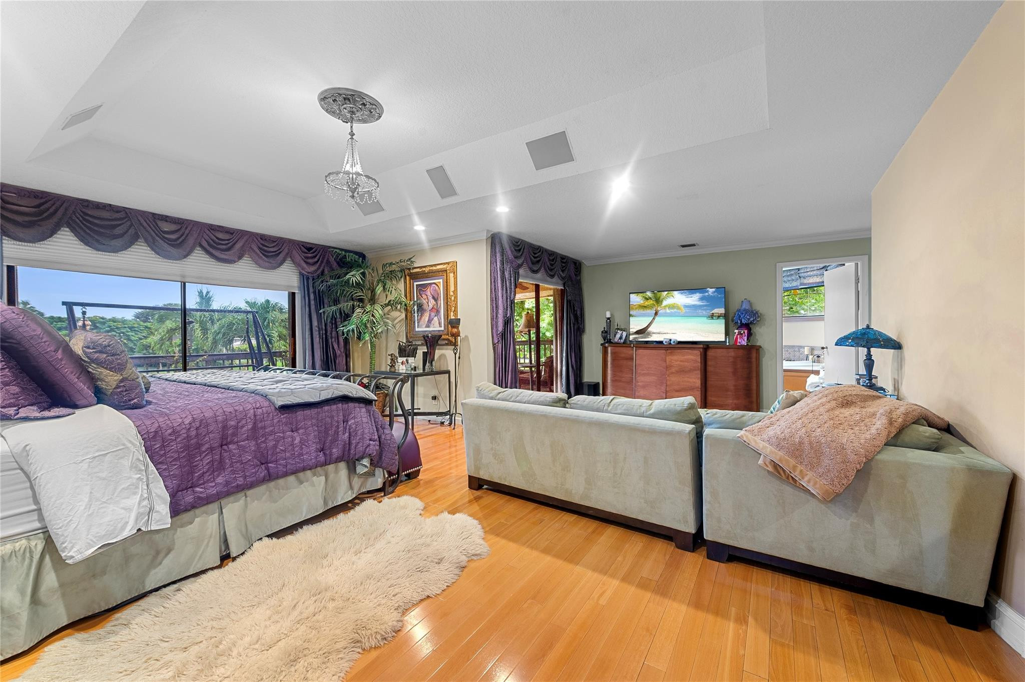 10111 Vestal Ct