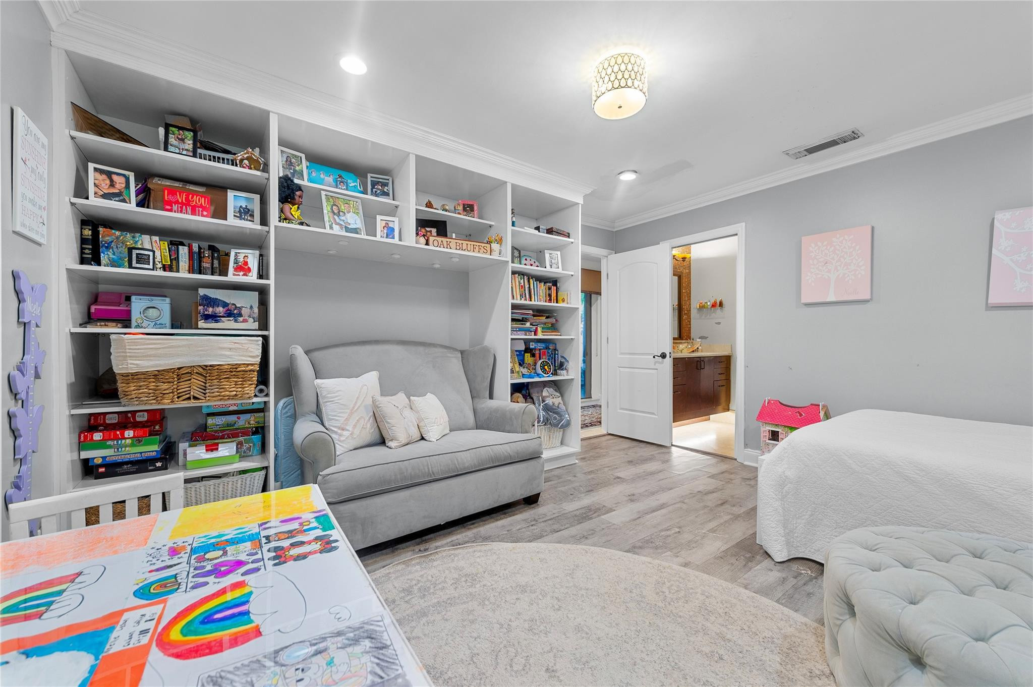 10111 Vestal Ct