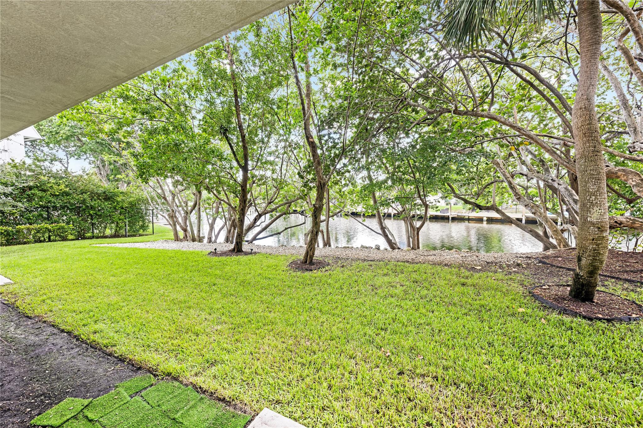 548 SE 1st Cir 548
